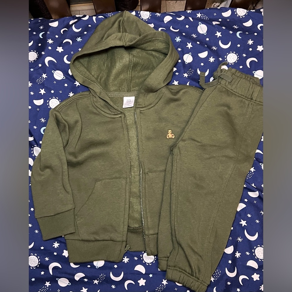 GAP Hoodie and Jogger Set, Size 12-18 Months